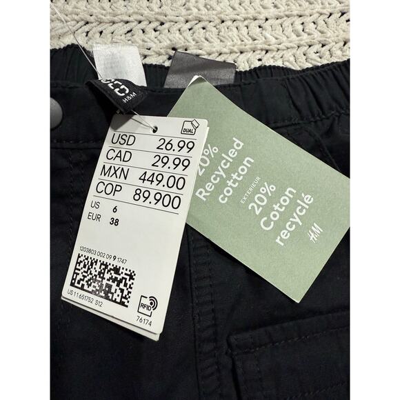 NWT Divided H&M Cargo Pants Casual Wide Leg Women's Size 6 Cotton Black - Picture 3 of 9